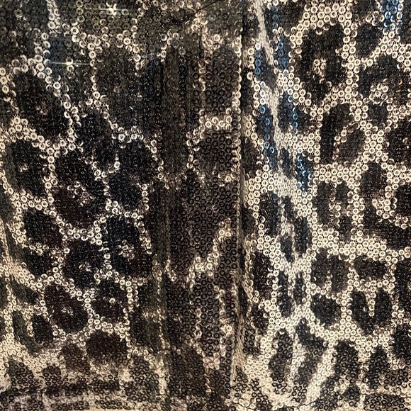 NWT W. Worthington Leopard Sequin Pencil Skirt. Color: Black/White. Size: M - Picture 10 of 12